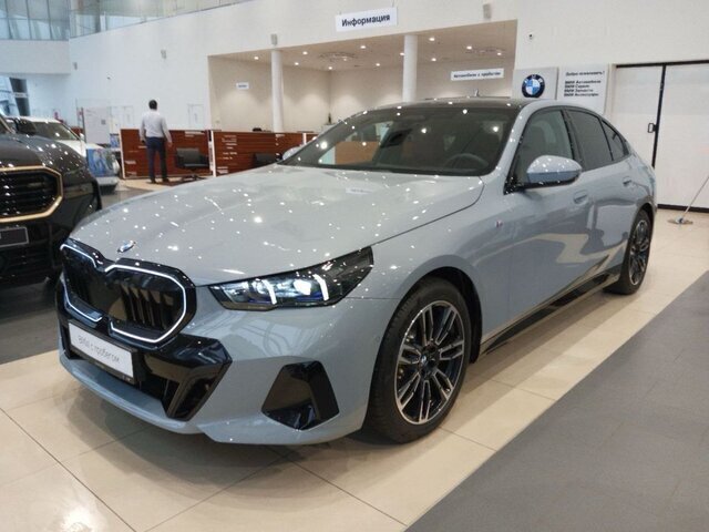 BMW 5 серии 2023